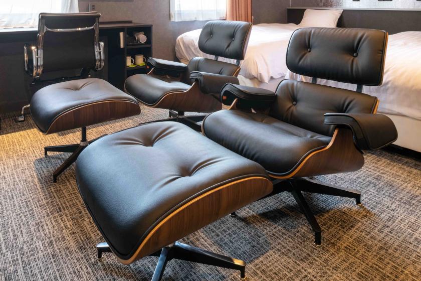 Deluxe Twin Mini theater